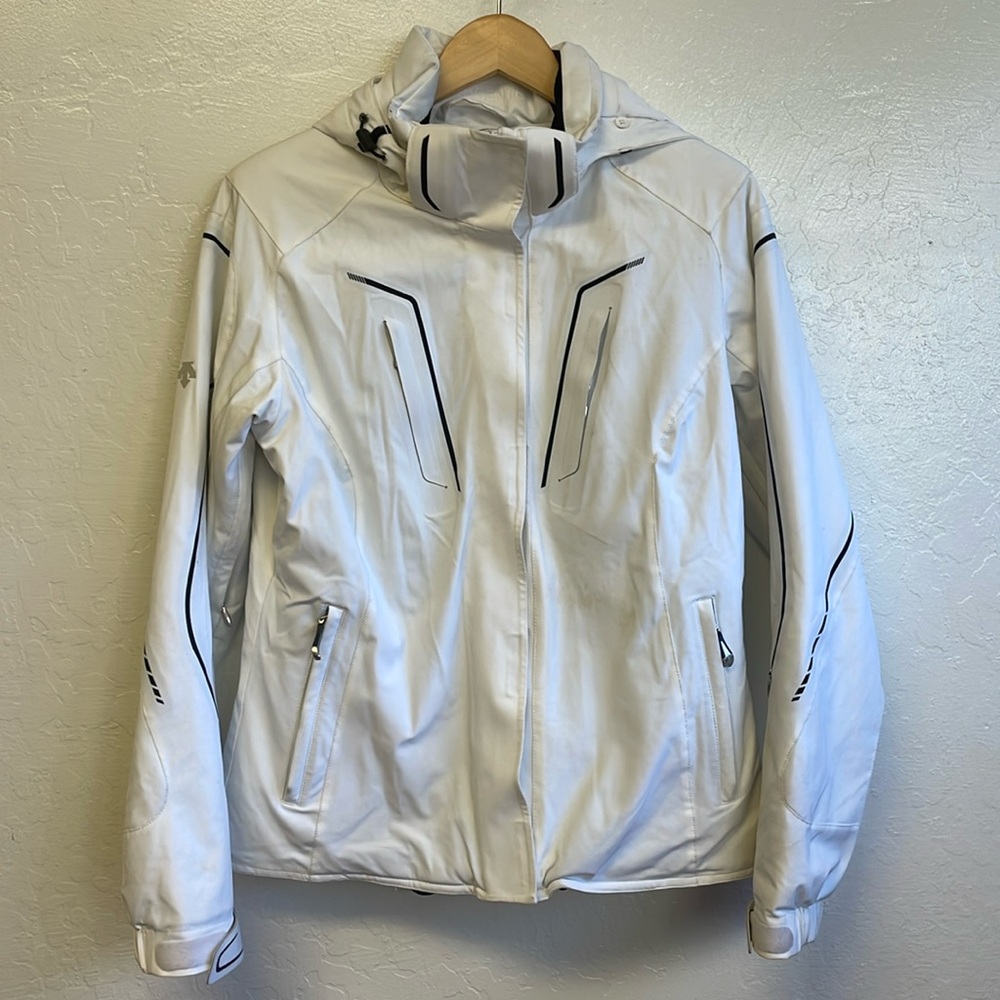 Descente Women’s White ski jacket